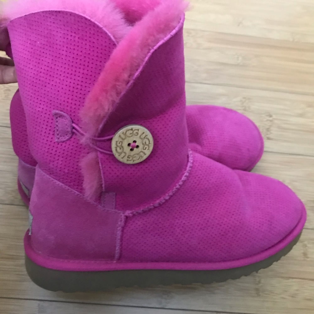 UGG AUSTRALIA Bailey Button Pink 8